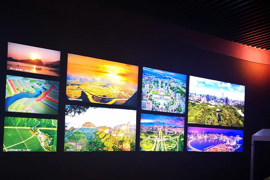 Shenzhen Art & Planning Museum Signs