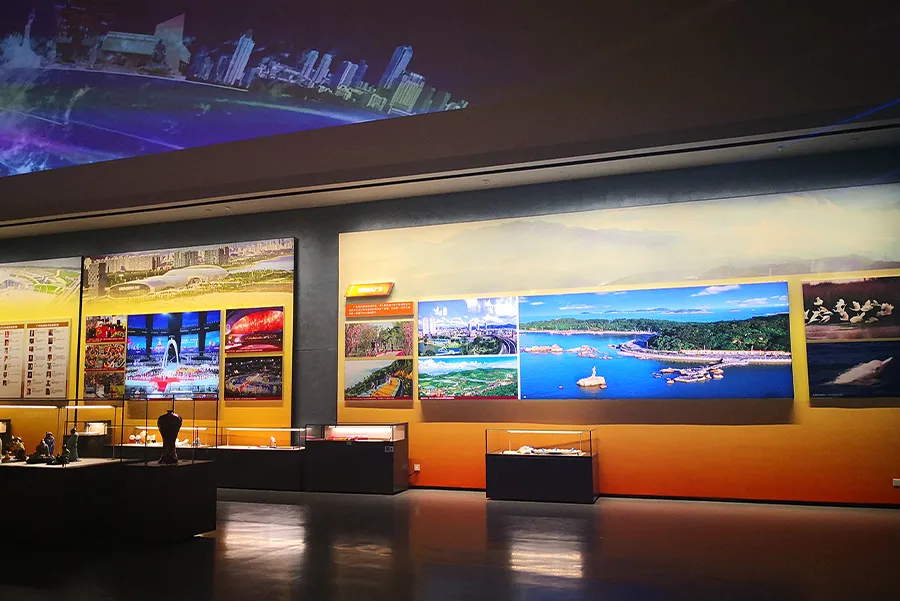 Shenzhen Art & Planning Museum Signs