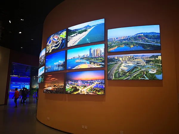 Shenzhen Art & Planning Museum Signs